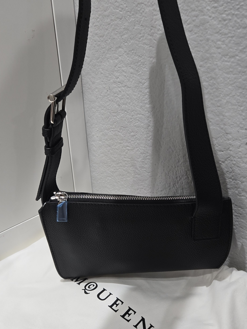 Alexander McQueen T-Bar Sling Pouch Bag-Pebbled Leather - Picture 3 of 6